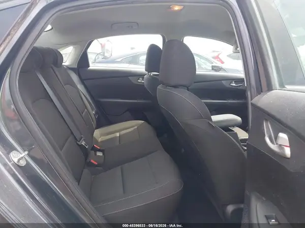 3KPF24AD1KE078231 2019 KIA FORTE - Image 8