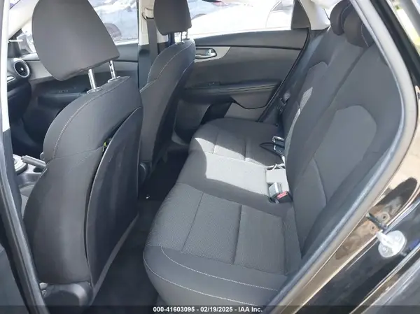 3KPF24AD1KE082053 2019 KIA FORTE - Image 8