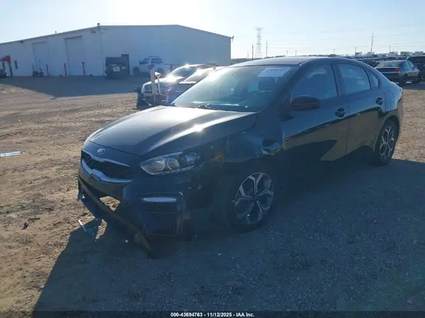 3KPF24AD1KE086166 2019 KIA FORTE - Image 2