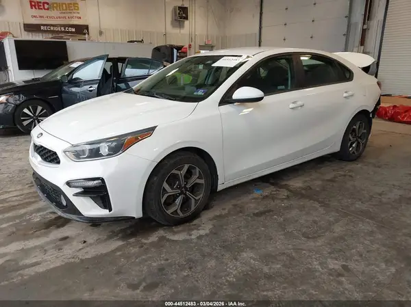3KPF24AD1KE089441 2019 KIA FORTE - Image 2