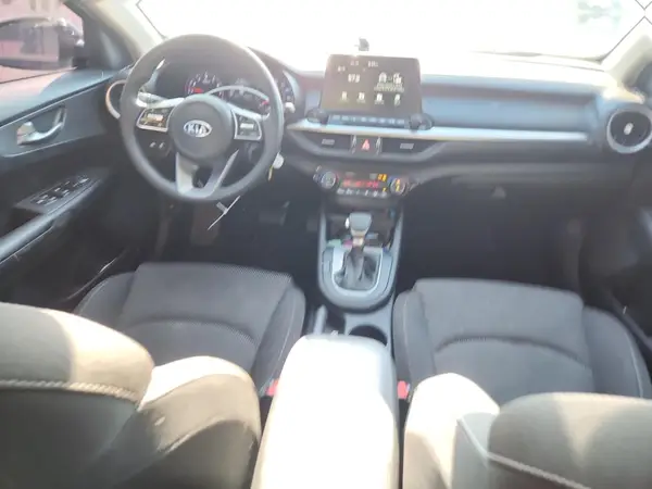 3KPF24AD1KE090587 2019 KIA FORTE - Image 8