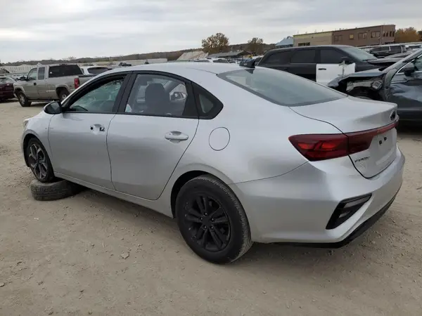 3KPF24AD1KE090637 2019 KIA FORTE - Image 2