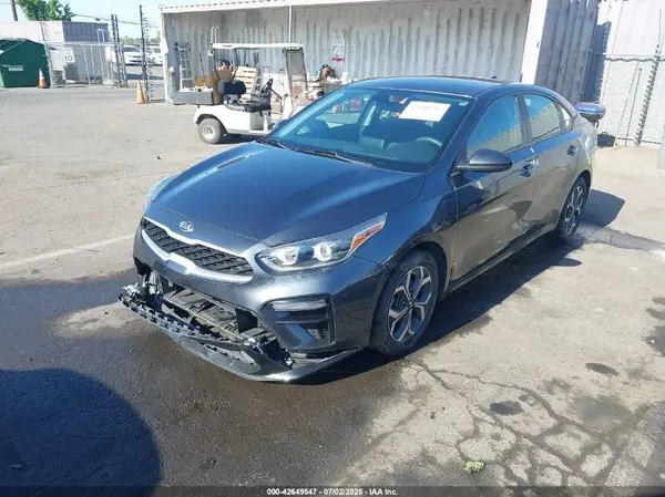 3KPF24AD1KE092839 2019 KIA FORTE - Image 2