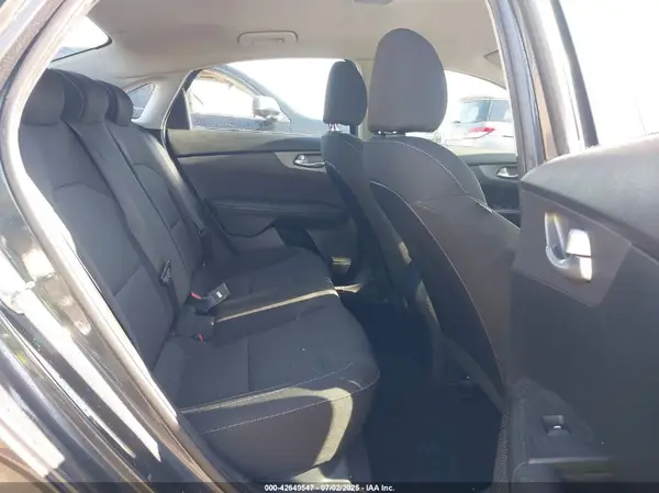 3KPF24AD1KE092839 2019 KIA FORTE - Image 8