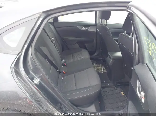 3KPF24AD1KE093909 2019 KIA FORTE - Image 8