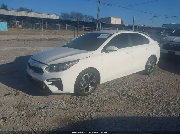 3KPF24AD1KE095322 2019 KIA FORTE - Image 2