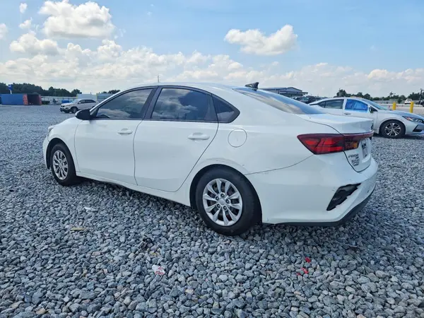 3KPF24AD1KE098768 2019 KIA FORTE - Image 2
