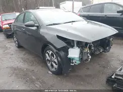 3KPF24AD1KE098964 2019 KIA FORTE