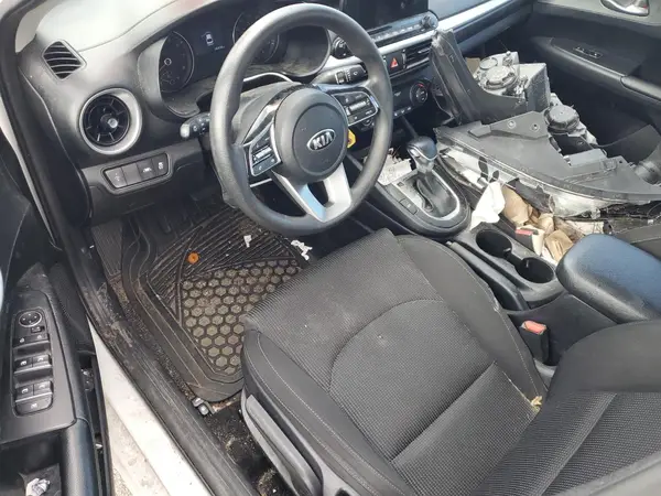 3KPF24AD1KE101605 2019 KIA FORTE - Image 8
