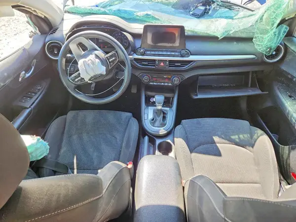 3KPF24AD1KE103094 2019 KIA FORTE - Image 8