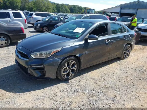 3KPF24AD1KE103161 2019 KIA FORTE - Image 2