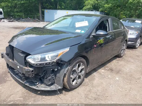 3KPF24AD1KE103371 2019 KIA FORTE - Image 2
