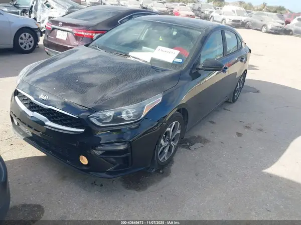 3KPF24AD1KE104147 2019 KIA FORTE - Image 2