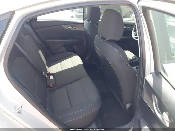 3KPF24AD1KE106190 2019 KIA FORTE - Image 8