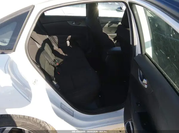 3KPF24AD1KE107209 2019 KIA FORTE - Image 8