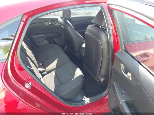 3KPF24AD1KE108912 2019 KIA FORTE - Image 8