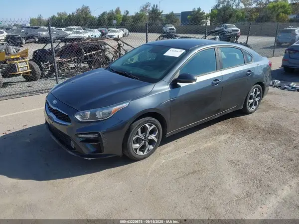 3KPF24AD1KE109011 2019 KIA FORTE - Image 2