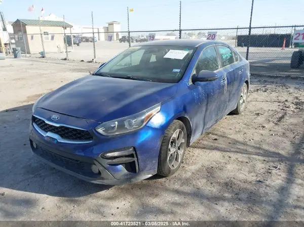 3KPF24AD1KE110742 2019 KIA FORTE - Image 2