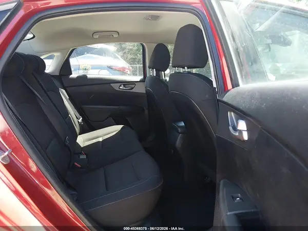 3KPF24AD1KE110885 2019 KIA FORTE - Image 8