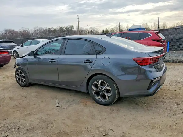 3KPF24AD1KE111857 2019 KIA FORTE - Image 2
