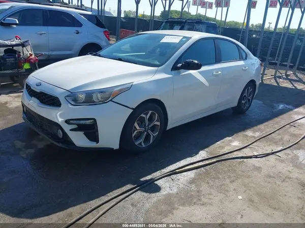 3KPF24AD1KE113110 2019 KIA FORTE - Image 2
