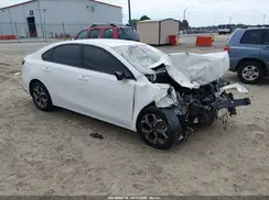 3KPF24AD1KE113611 2019 KIA FORTE