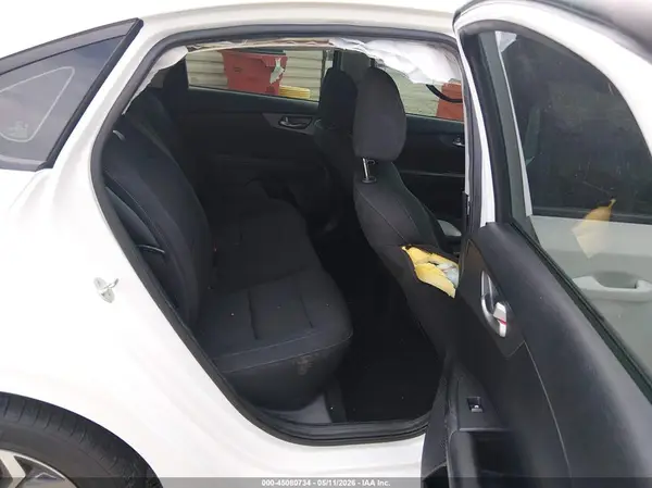 3KPF24AD1KE113611 2019 KIA FORTE - Image 8