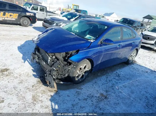 3KPF24AD1KE115097 2019 KIA FORTE - Image 2