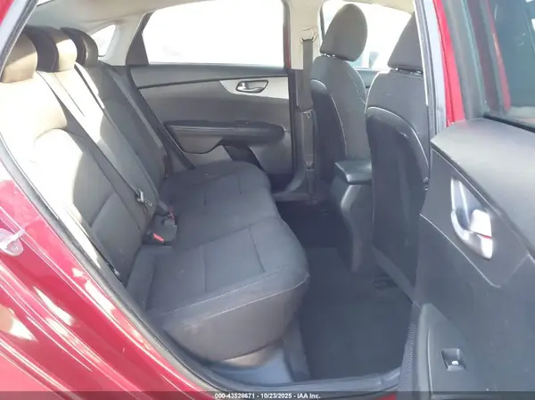 3KPF24AD1KE115262 2019 KIA FORTE - Image 8