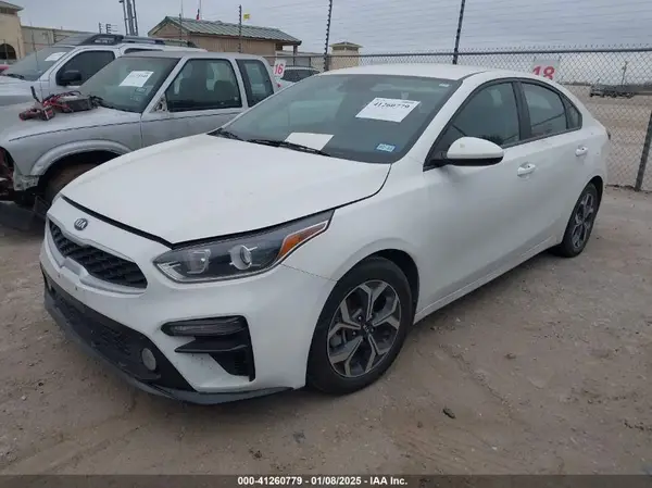 3KPF24AD1KE115410 2019 KIA FORTE - Image 2