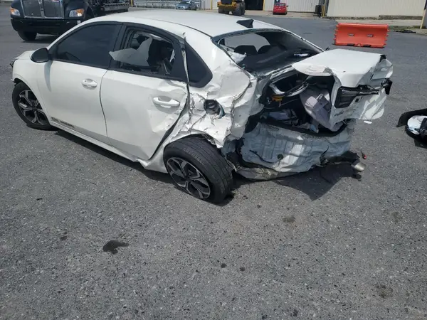 3KPF24AD1KE119912 2019 KIA FORTE - Image 2