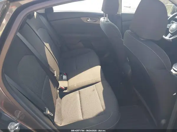 3KPF24AD1KE120140 2019 KIA FORTE - Image 8