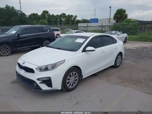 3KPF24AD1KE123992 2019 KIA FORTE - Image 2