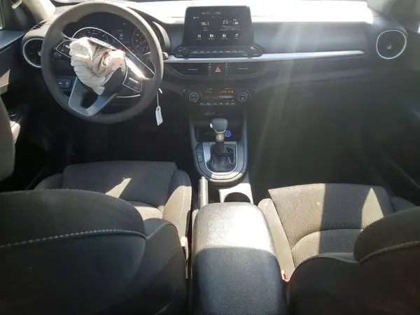 3KPF24AD1KE124673 2019 KIA FORTE - Image 8