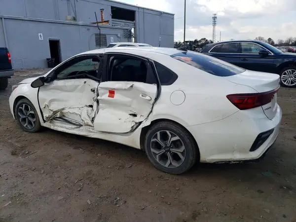 3KPF24AD1KE126519 2019 KIA FORTE - Image 2