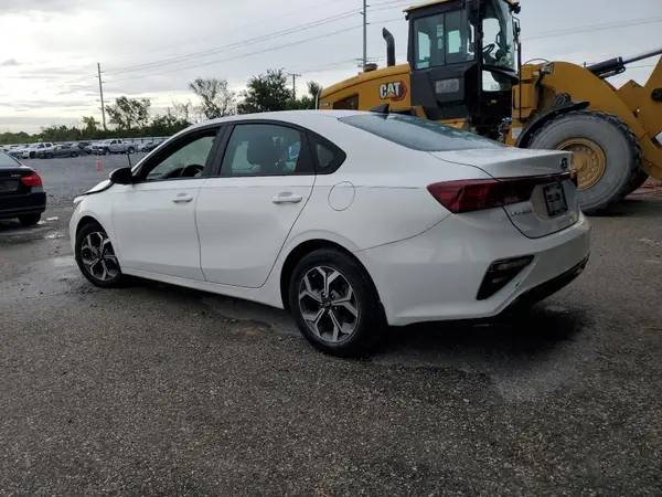 3KPF24AD1KE127878 2019 KIA FORTE - Image 2