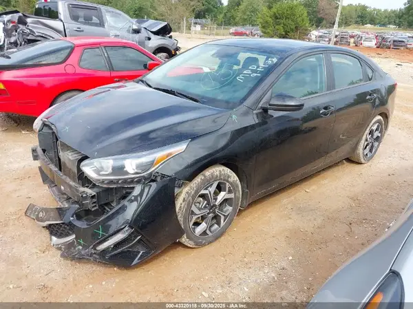 3KPF24AD1KE130375 2019 KIA FORTE - Image 2