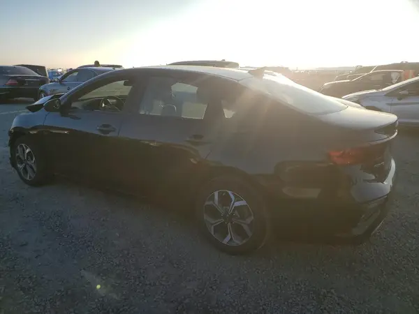 3KPF24AD1KE131199 2019 KIA FORTE - Image 2