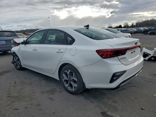 3KPF24AD1KE132143 2019 KIA FORTE - Image 2