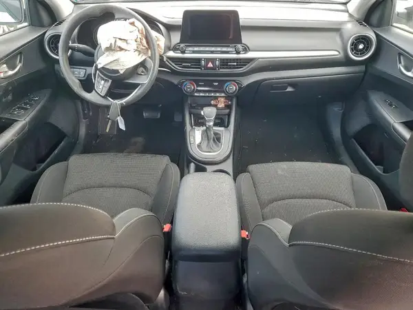 3KPF24AD1KE132143 2019 KIA FORTE - Image 8