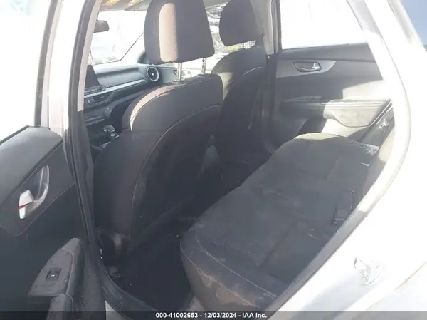 3KPF24AD1KE132885 2019 KIA FORTE - Image 8