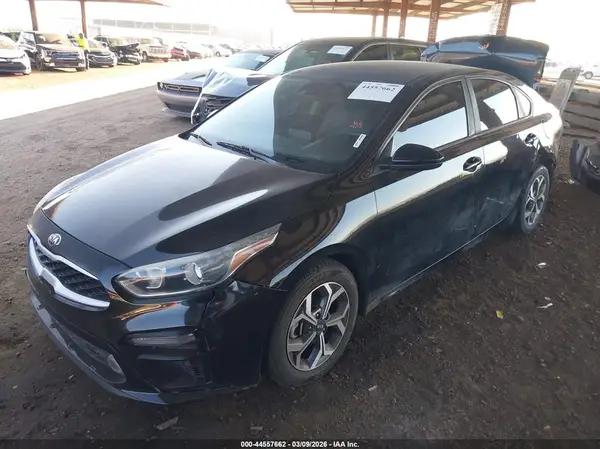 3KPF24AD1KE133616 2019 KIA FORTE - Image 2