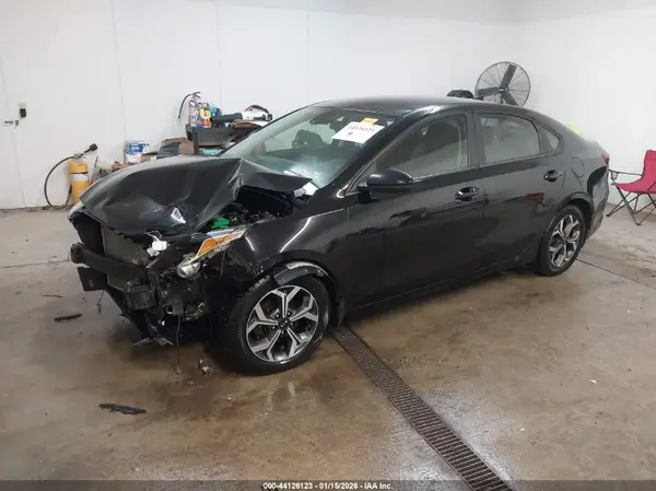 3KPF24AD1KE133874 2019 KIA FORTE - Image 2