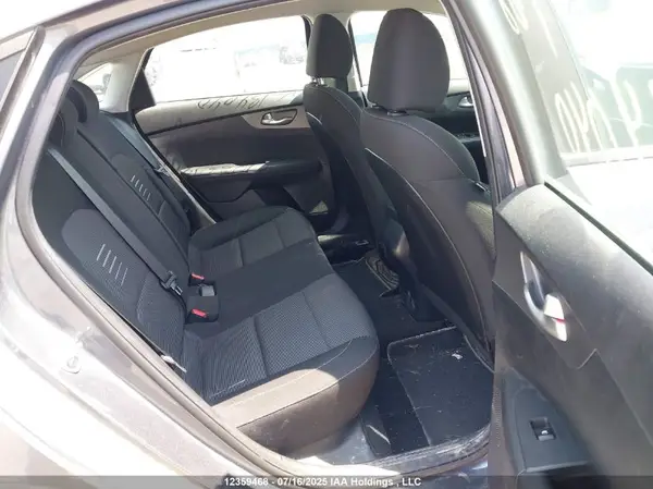 3KPF24AD1KE134040 2019 KIA FORTE - Image 8