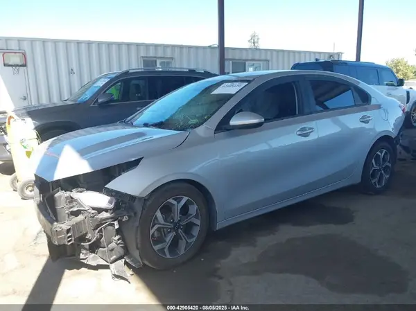 3KPF24AD1KE134443 2019 KIA FORTE - Image 2
