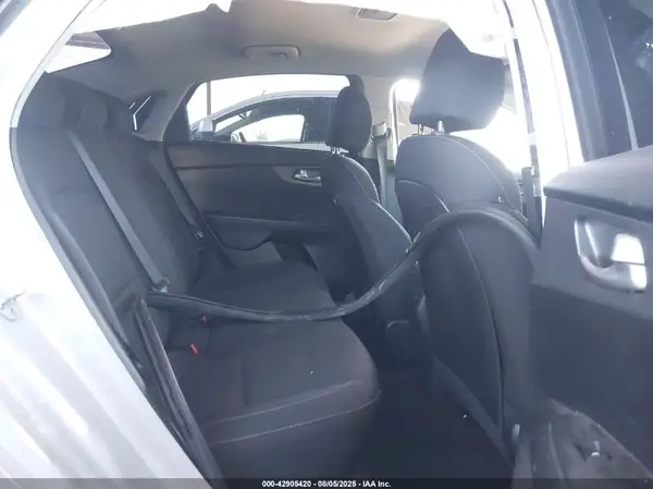 3KPF24AD1KE134443 2019 KIA FORTE - Image 8