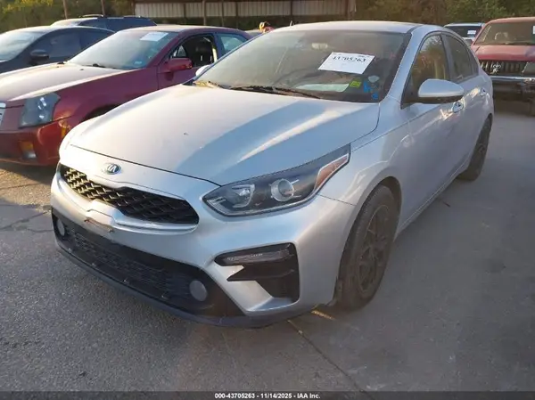 3KPF24AD1KE135267 2019 KIA FORTE - Image 2