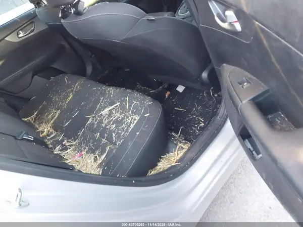 3KPF24AD1KE135267 2019 KIA FORTE - Image 8