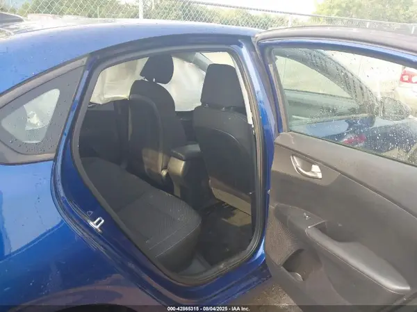 3KPF24AD1KE135494 2019 KIA FORTE - Image 8