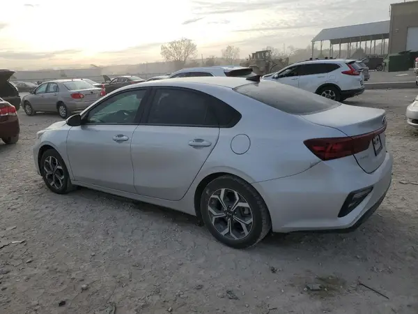 3KPF24AD1KE135530 2019 KIA FORTE - Image 2